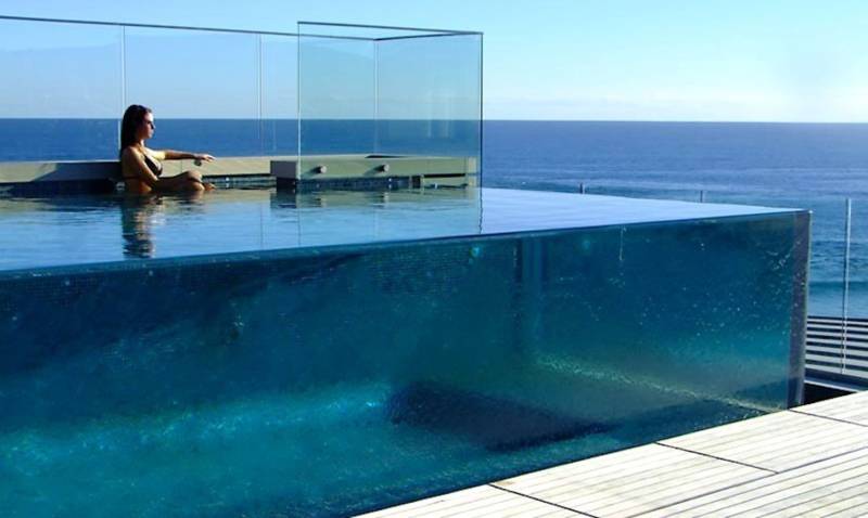 Entre rêve et réalité : votre piscine en verre !